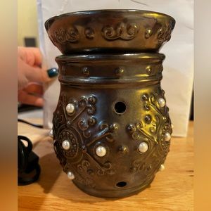 Scentsy Full Size warmer - "Margot" Metallic Gray w Pearls